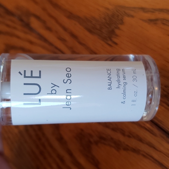 LUE' by Jean Seo Balance Hydrating & Calming Serum - Picture 2 of 4